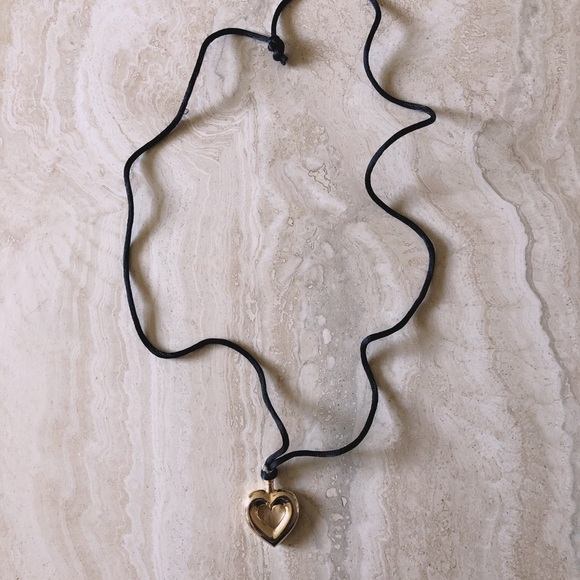 90’s Style Gold Heart Necklace - Picture 2 of 2